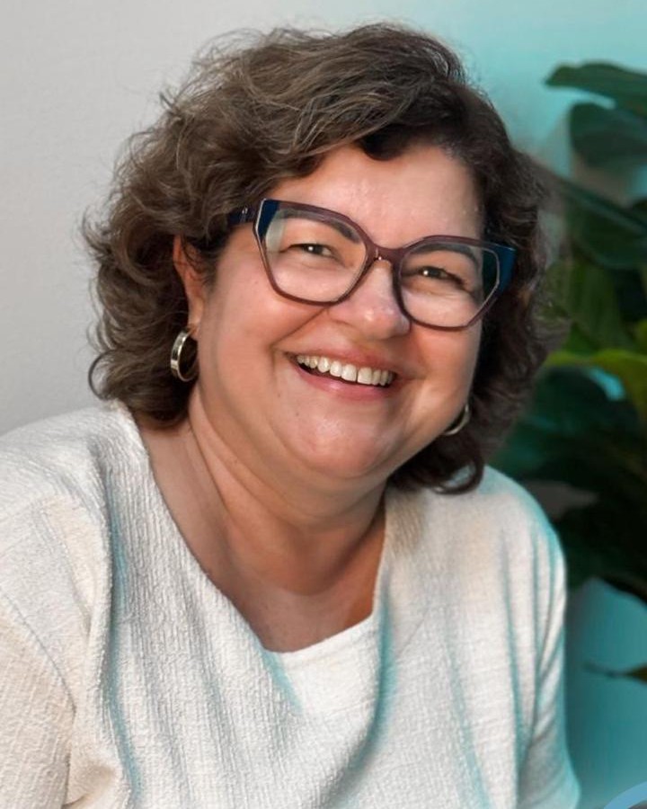 Ivonete Bichof, psicóloga, sorrindo